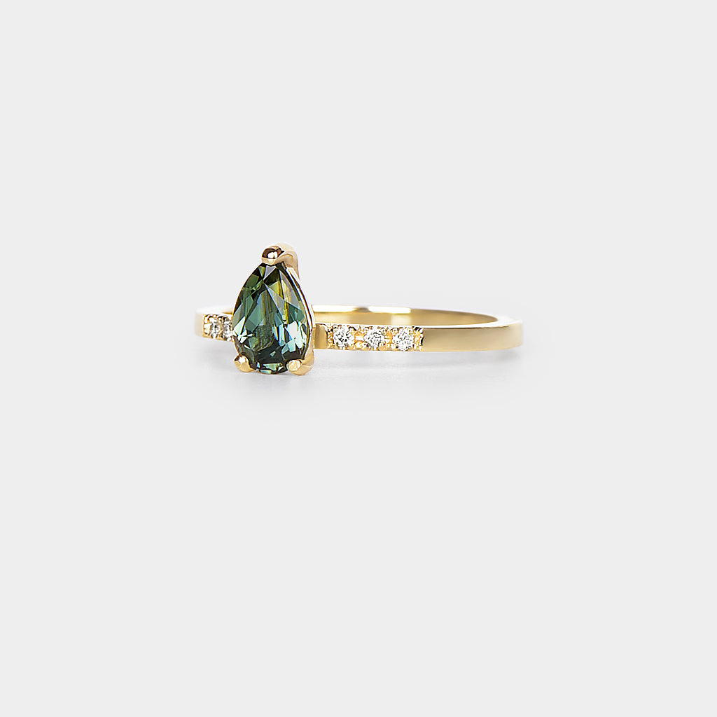 Sapphire solitaire Ring - 0.90ct pear sapphire