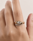 Dune Signet- Oval Lab Diamond