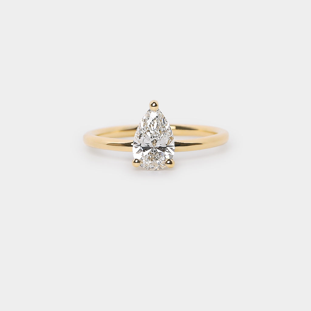 Ritual solitaire plain band ring - Pear natural white diamond