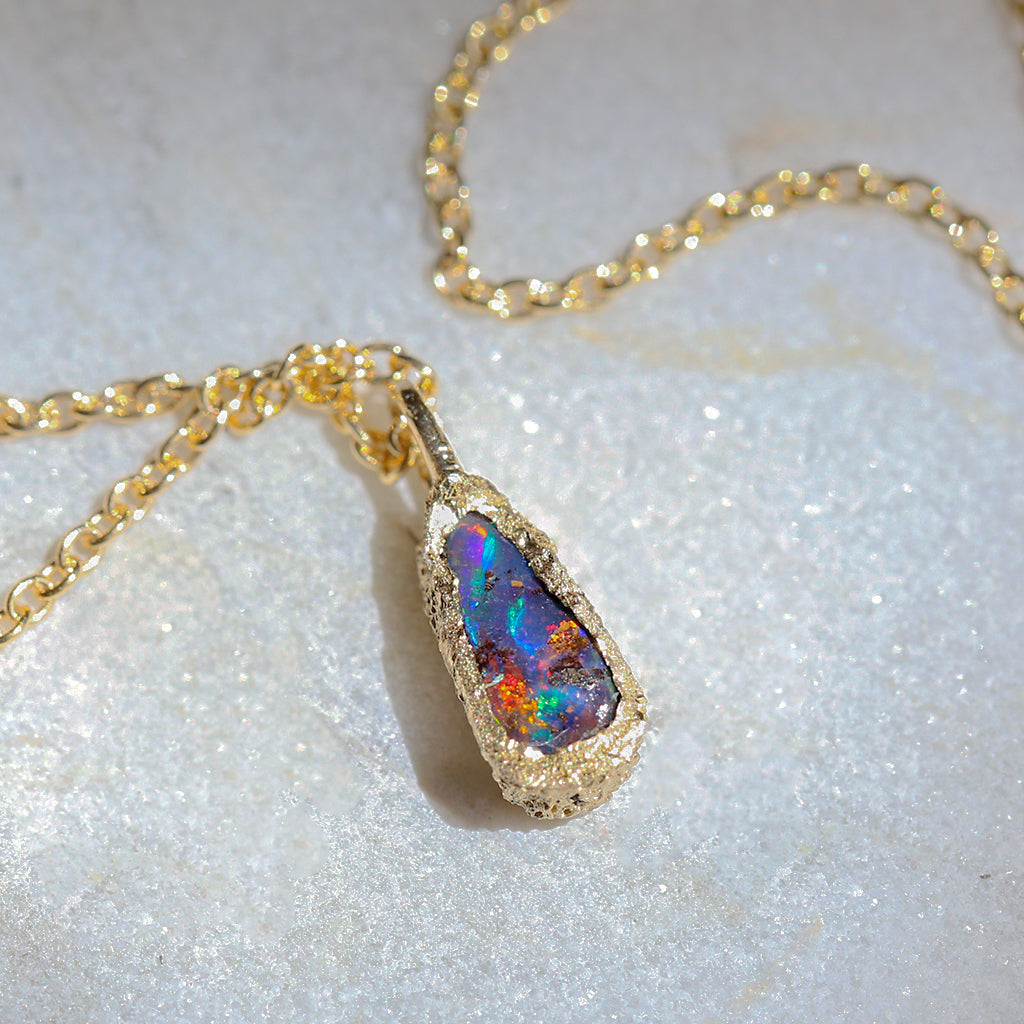 Meteorites bezel boulder opal Necklace 1