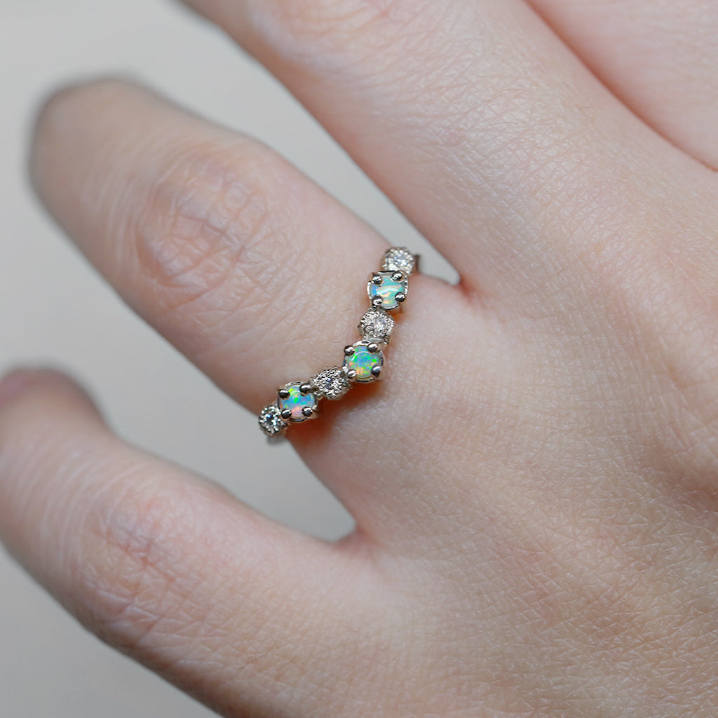 Harmony Wavy Band - opal