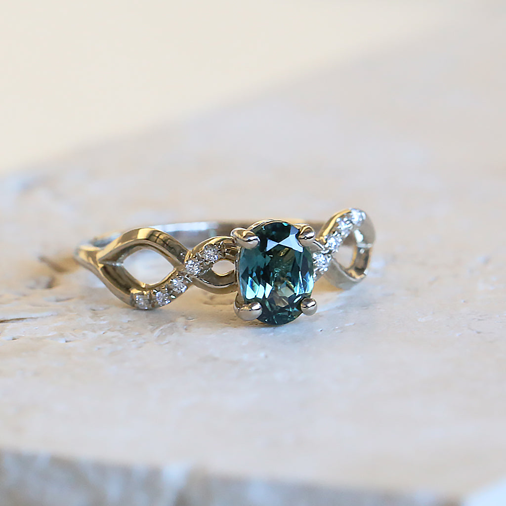 Infinity sapphire ring - 1.02ct oval sapphire