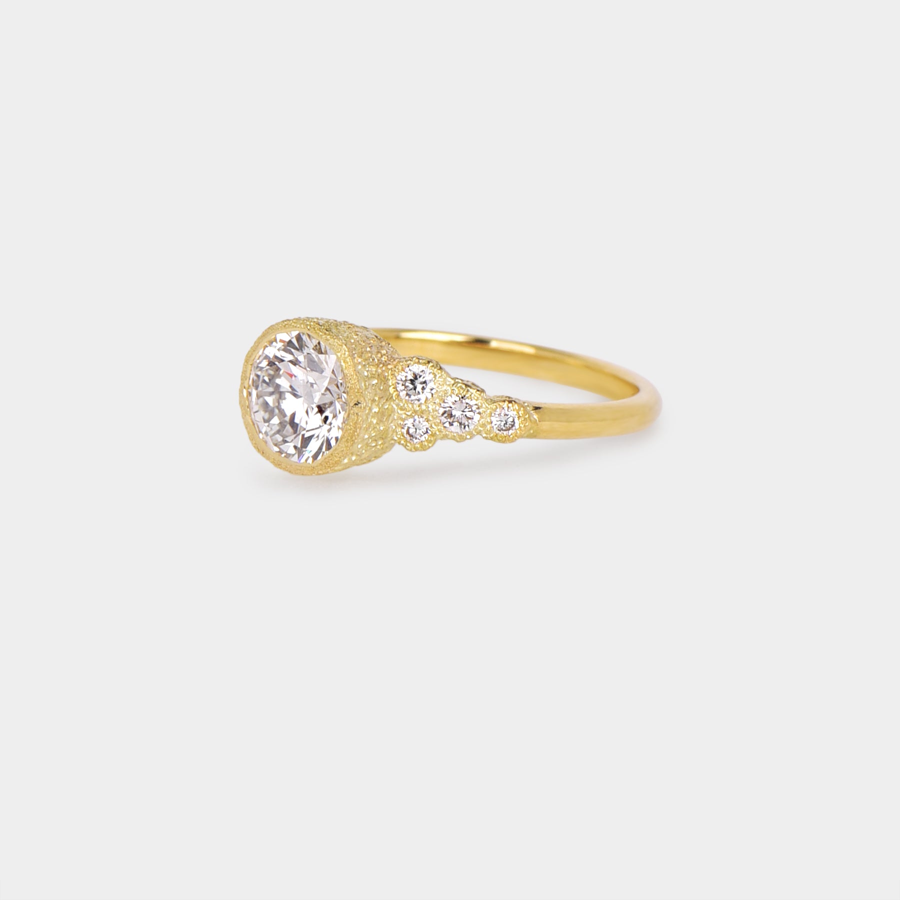 Meteorites Diamond Ring - Round Lab Diamond