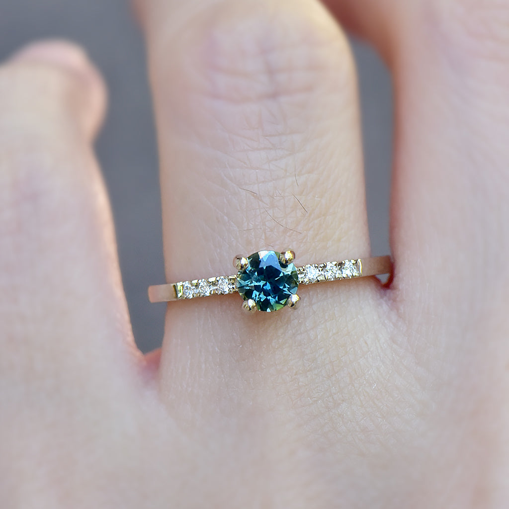 Sapphire solitaire Ring - 0.55ct round sapphire