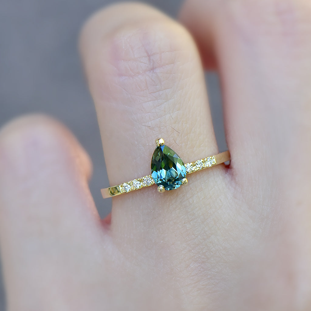 Sapphire solitaire Ring - 0.90ct pear sapphire