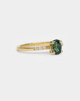Solitaire pave band ring - Oval natural sapphire