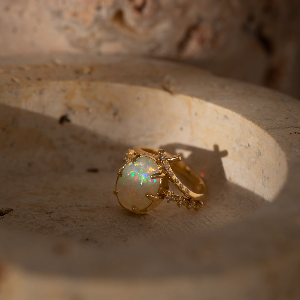Promise engagement ring - 3.08ct oval natural white opal