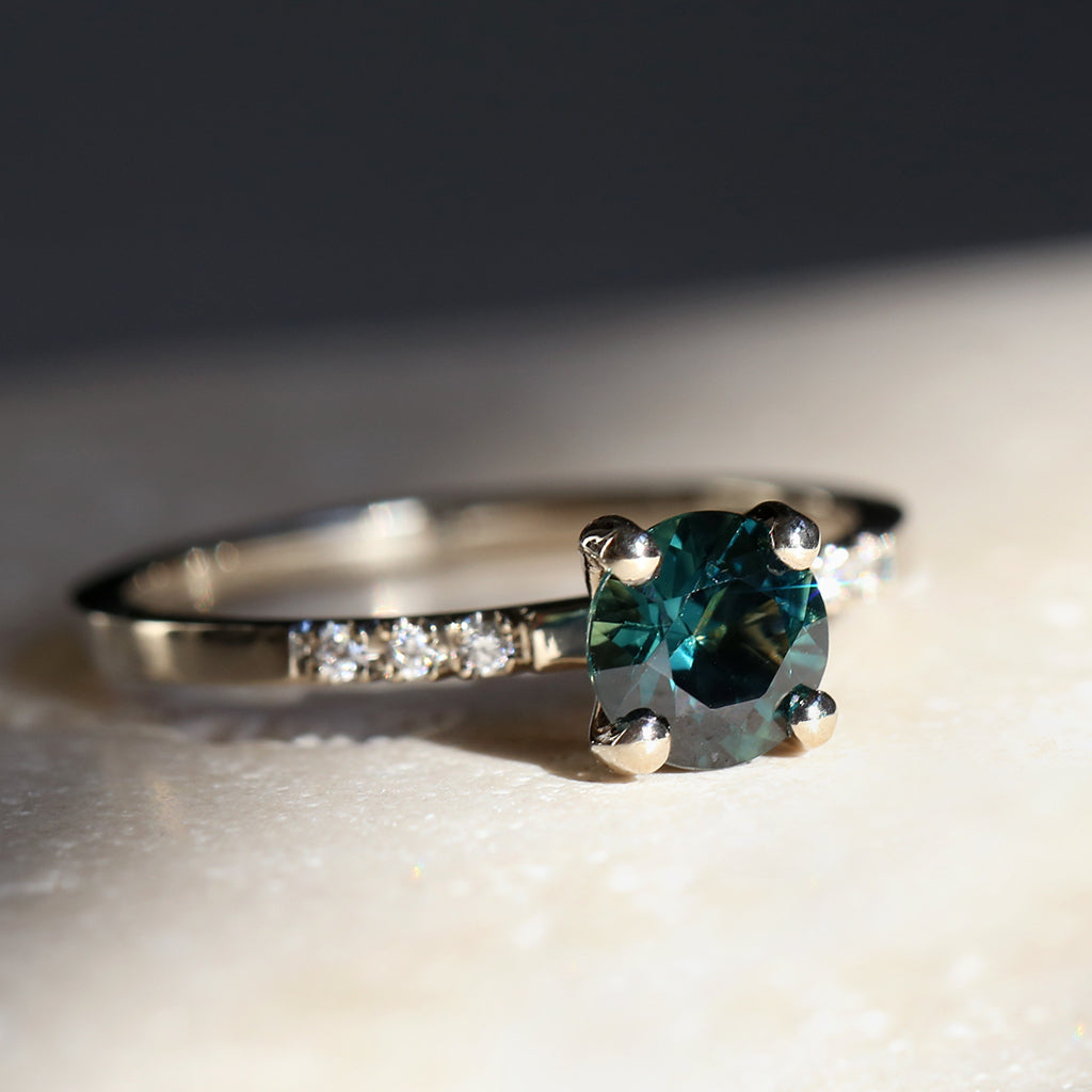 Sapphire solitaire Ring - 1.01ct round sapphire