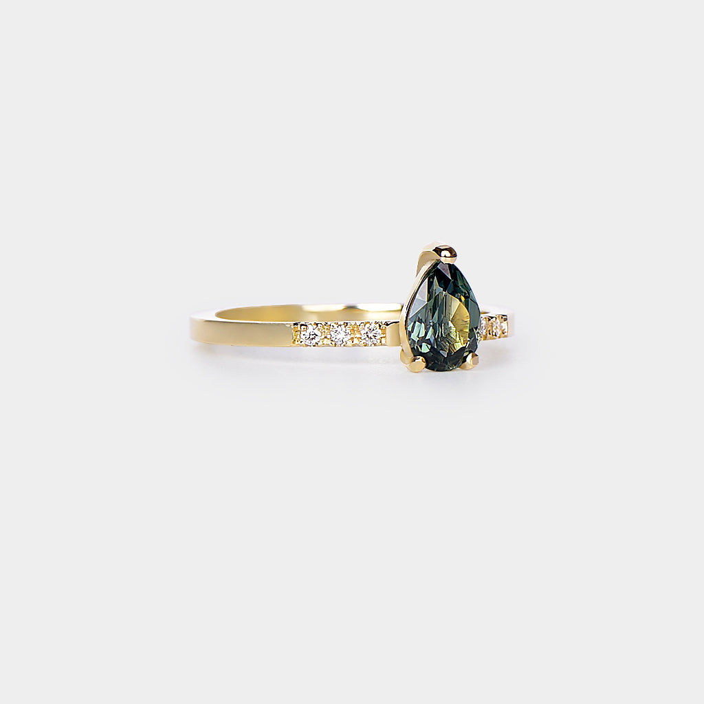 Sapphire solitaire Ring - 0.90ct pear sapphire