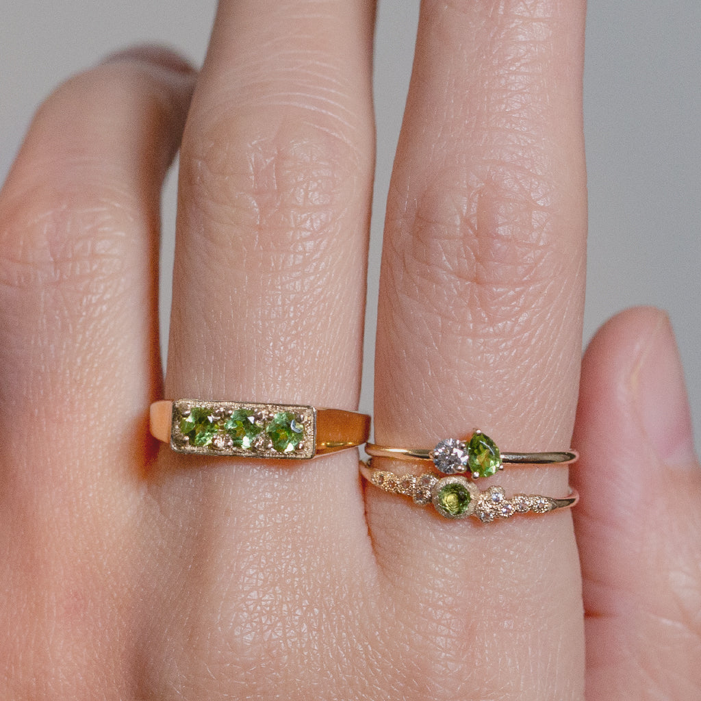 Petite toi et moi ring - Peridot &amp; diamond