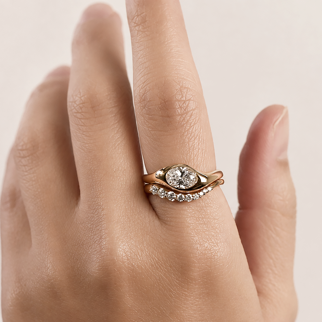 Dune Signet- Oval Lab Diamond