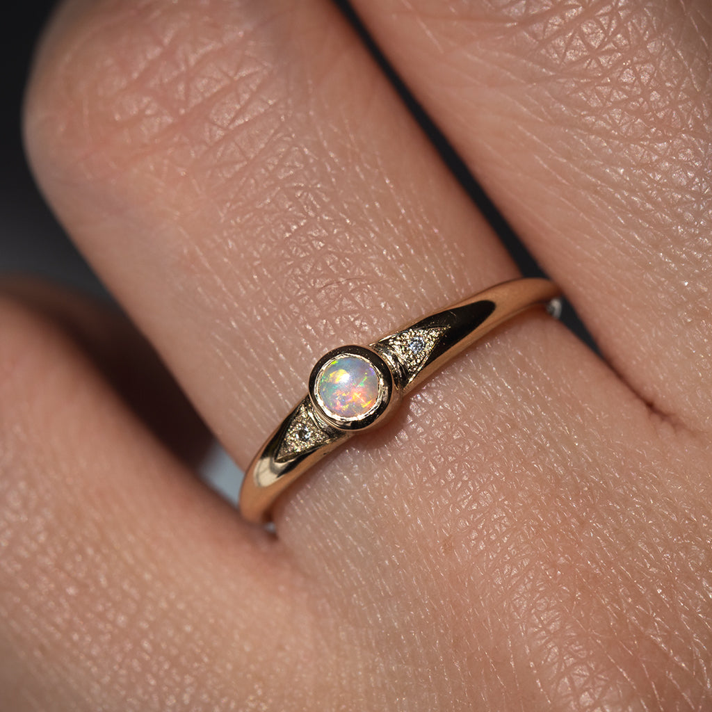 Australian Opal Ring, Crystal Opal Jewelry, 9k Gold Opal Ring, Opal and Diamond Ring, Gold Gemstone Ring, Natural Crystal Opal Jewelry.