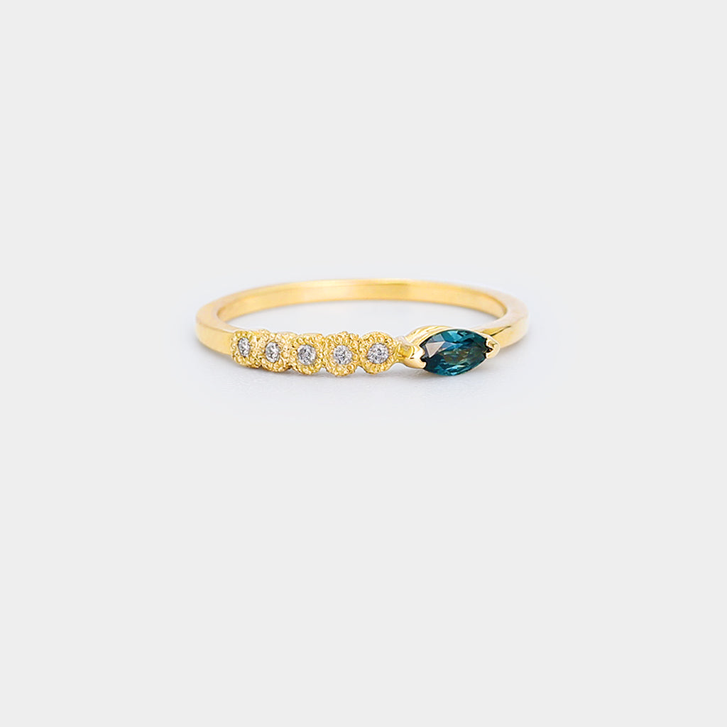 Meteorite Trail ring - teal sapphire yellow gold