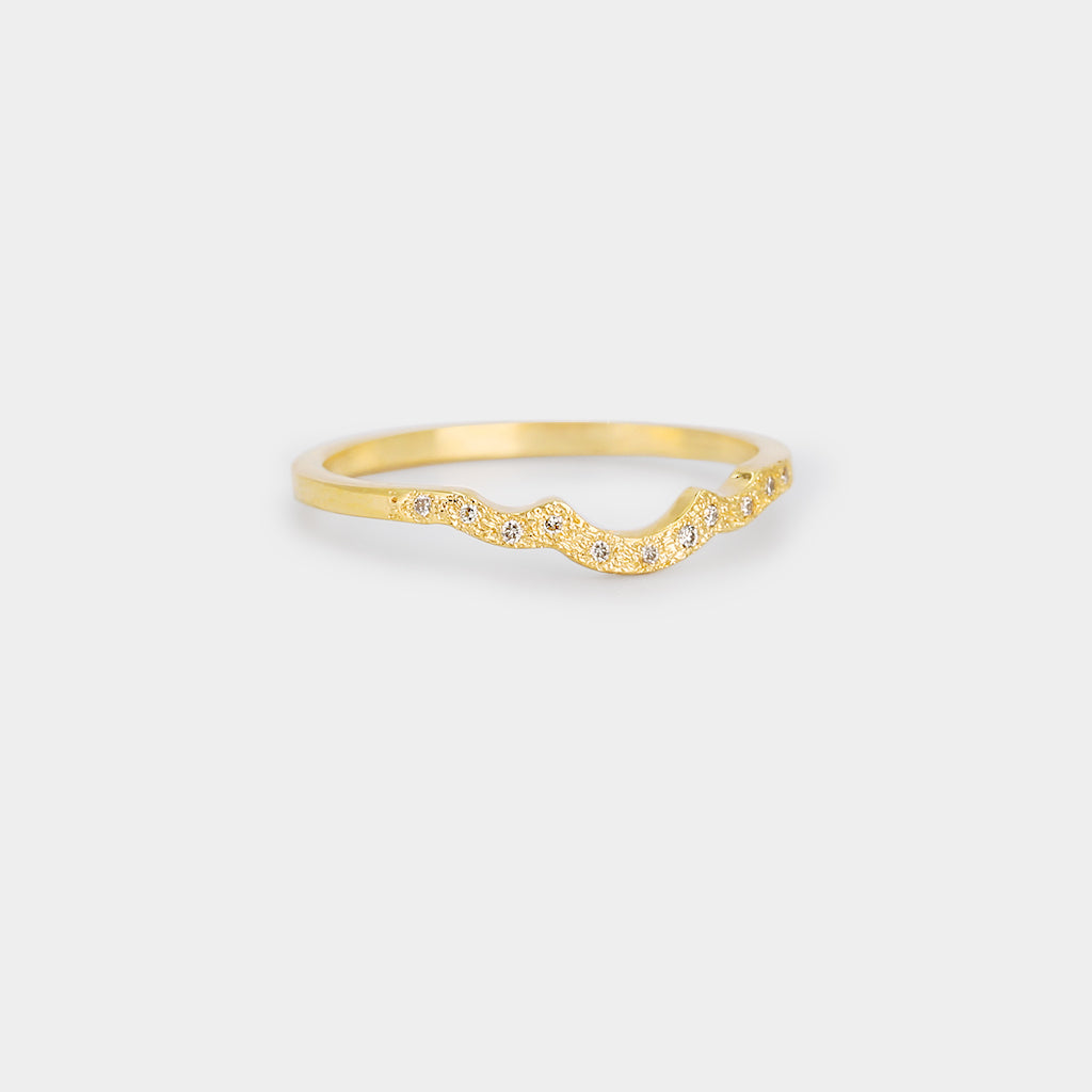 Destiny Wavy Textured Band - natural diamond