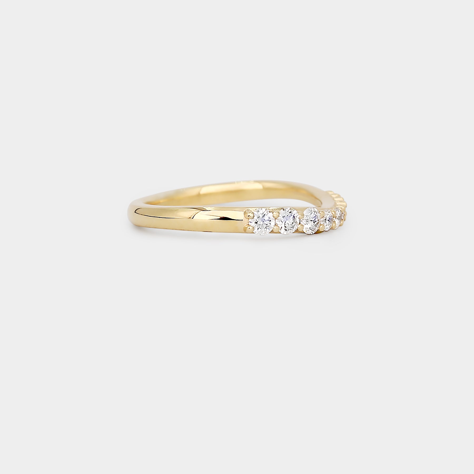 Dune Graduated Diamond Band