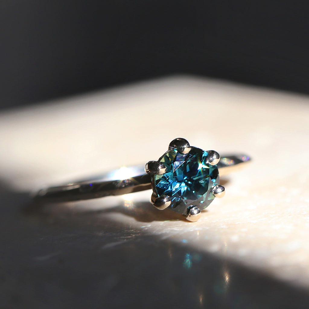 Rhyme sapphire ring - 0.93ct round sapphire